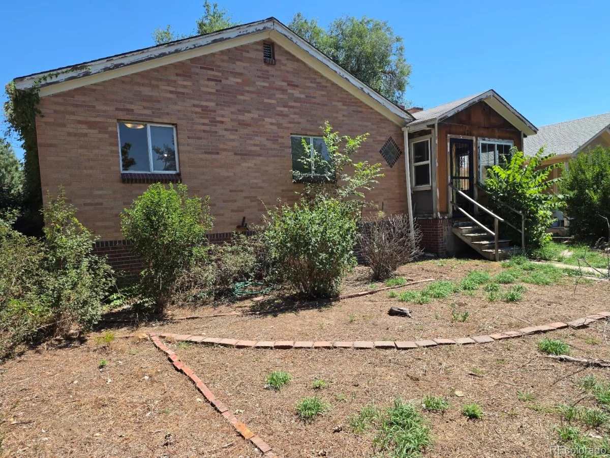 1150 Roslyn Street Denver CO 80220 | MLS #REC6057384 08212026012400 1200 1