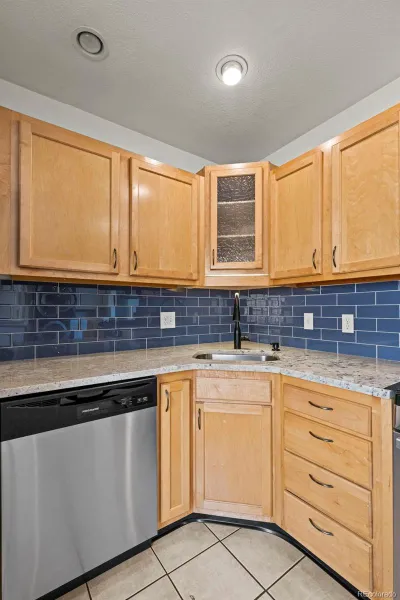 951 Tennyson Street Denver CO 80204 MLS #REC6057908 04082026165258 800 13