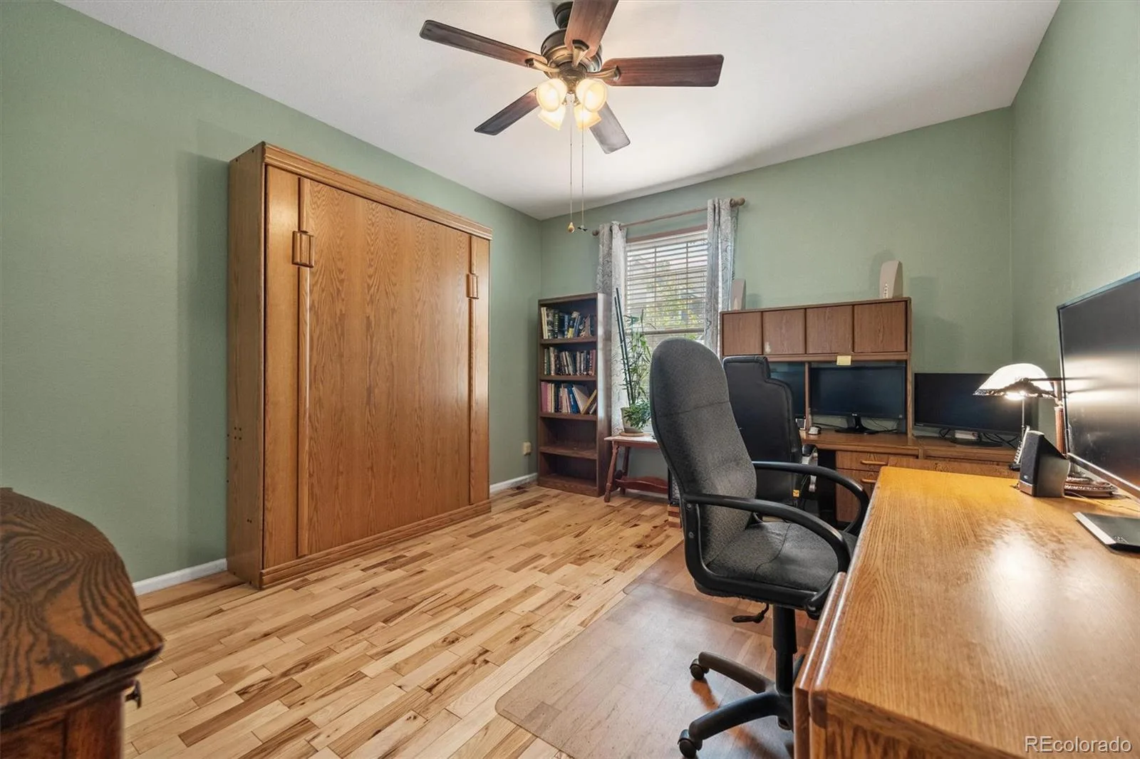 927 S Evanston Circle Aurora CO 80012 | MLS #REC6060105 09262026011728 1600 20