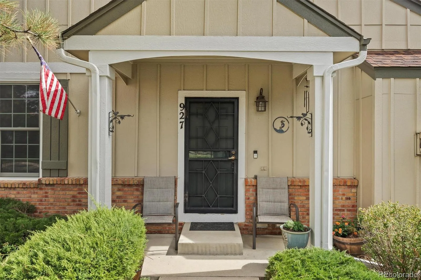 927 S Evanston Circle Aurora CO 80012 | MLS #REC6060105 09262026011728 1600 25