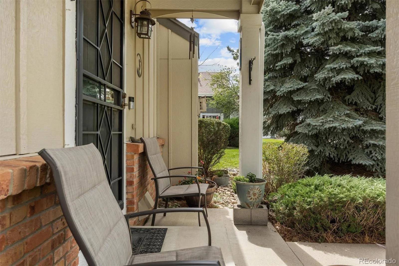 927 S Evanston Circle Aurora CO 80012 | MLS #REC6060105 09262026011728 1600 26