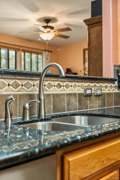 927 S Evanston Circle Aurora CO 80012 | MLS #REC6060105 09262026011728 800 9