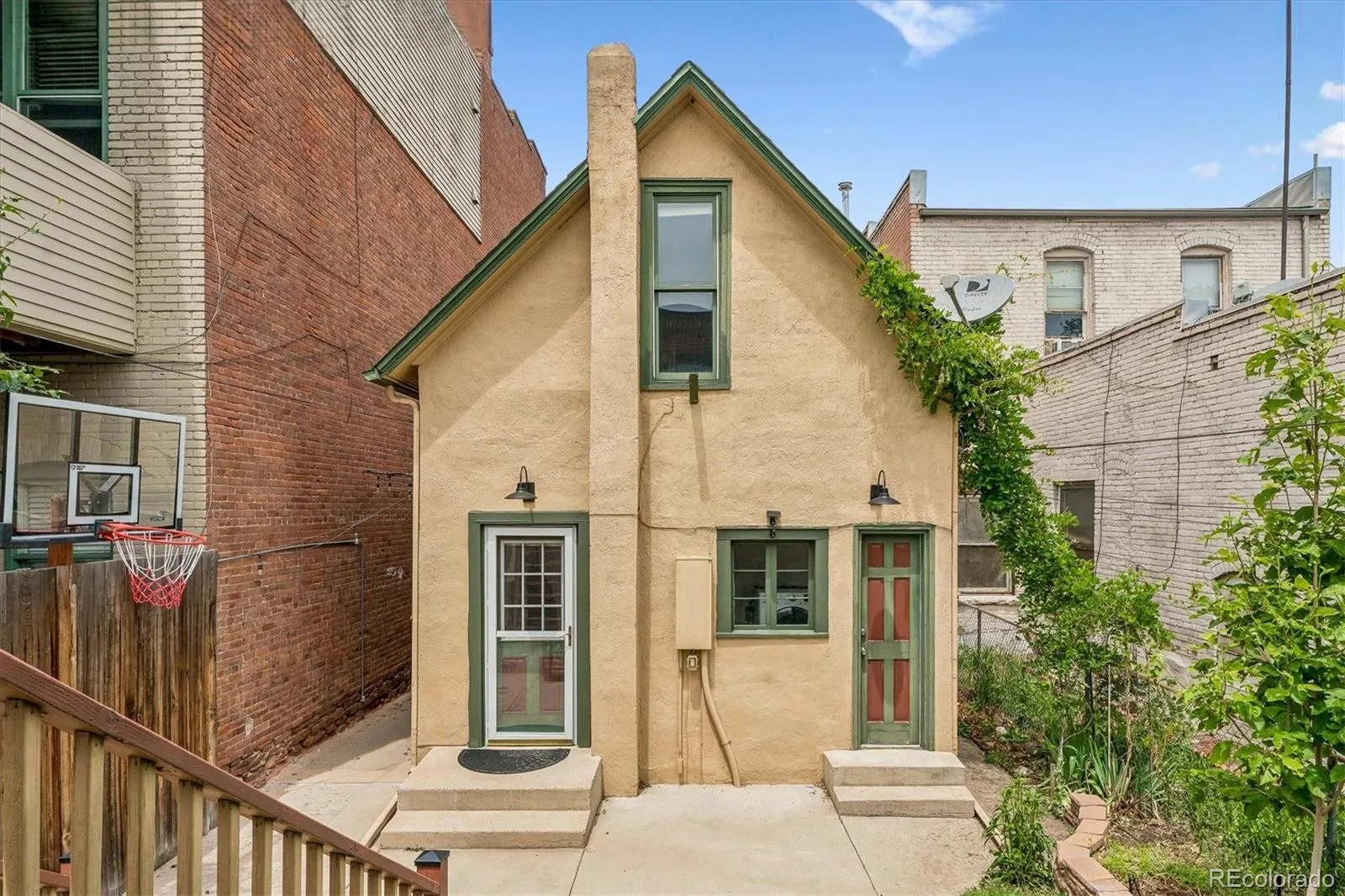 2422 Stout Street Denver CO 80205 MLS #REC6062930 06052026031924 1600 25