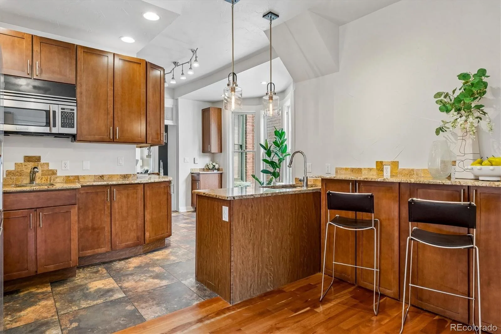2422 Stout Street Denver CO 80205 MLS #REC6062930 06052026031924 1600 8