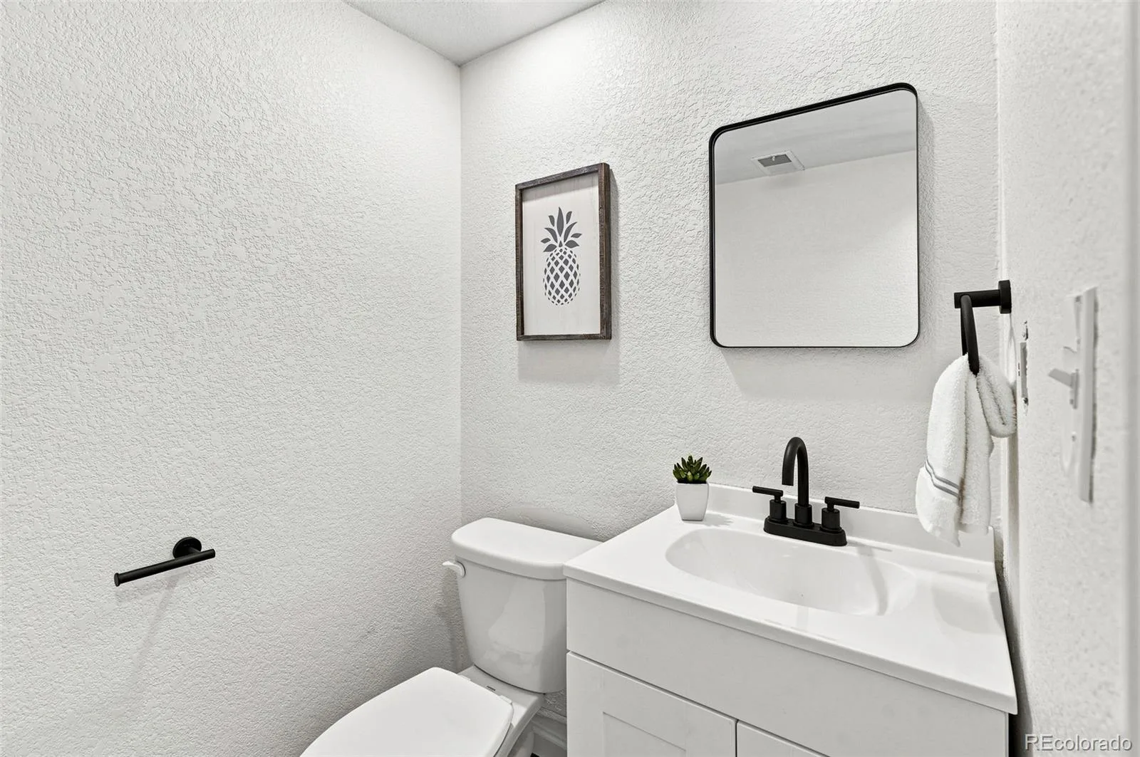 19557 E Floyd Avenue Aurora CO 80013 | MLS #REC6068762 08192026184436 1600 12