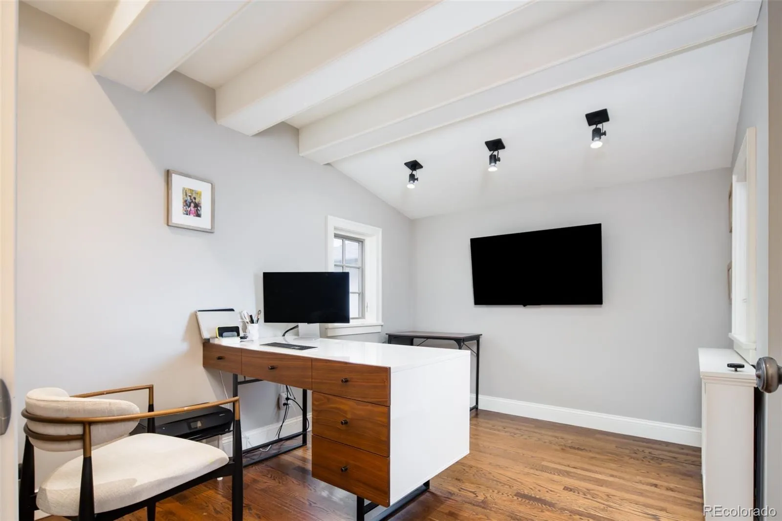 04012026161235 1600 22