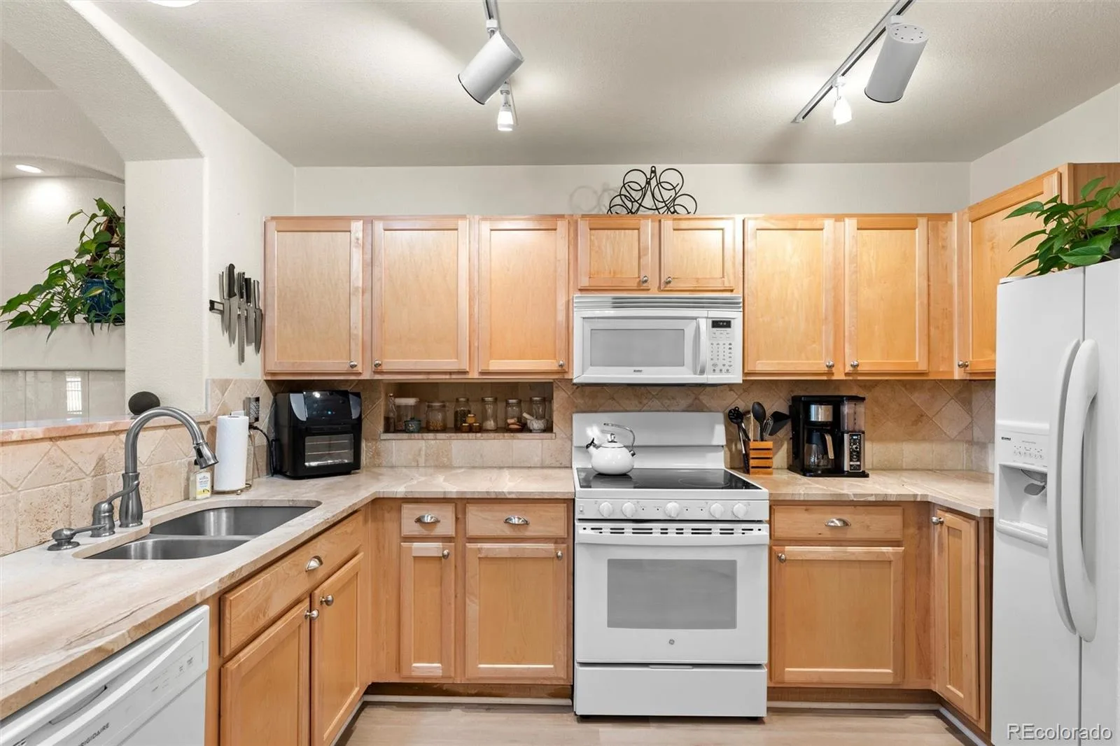 10050 E Gunnison Place #808 Aurora CO 80247 MLS #REC6074676 07162026144057 1600 4