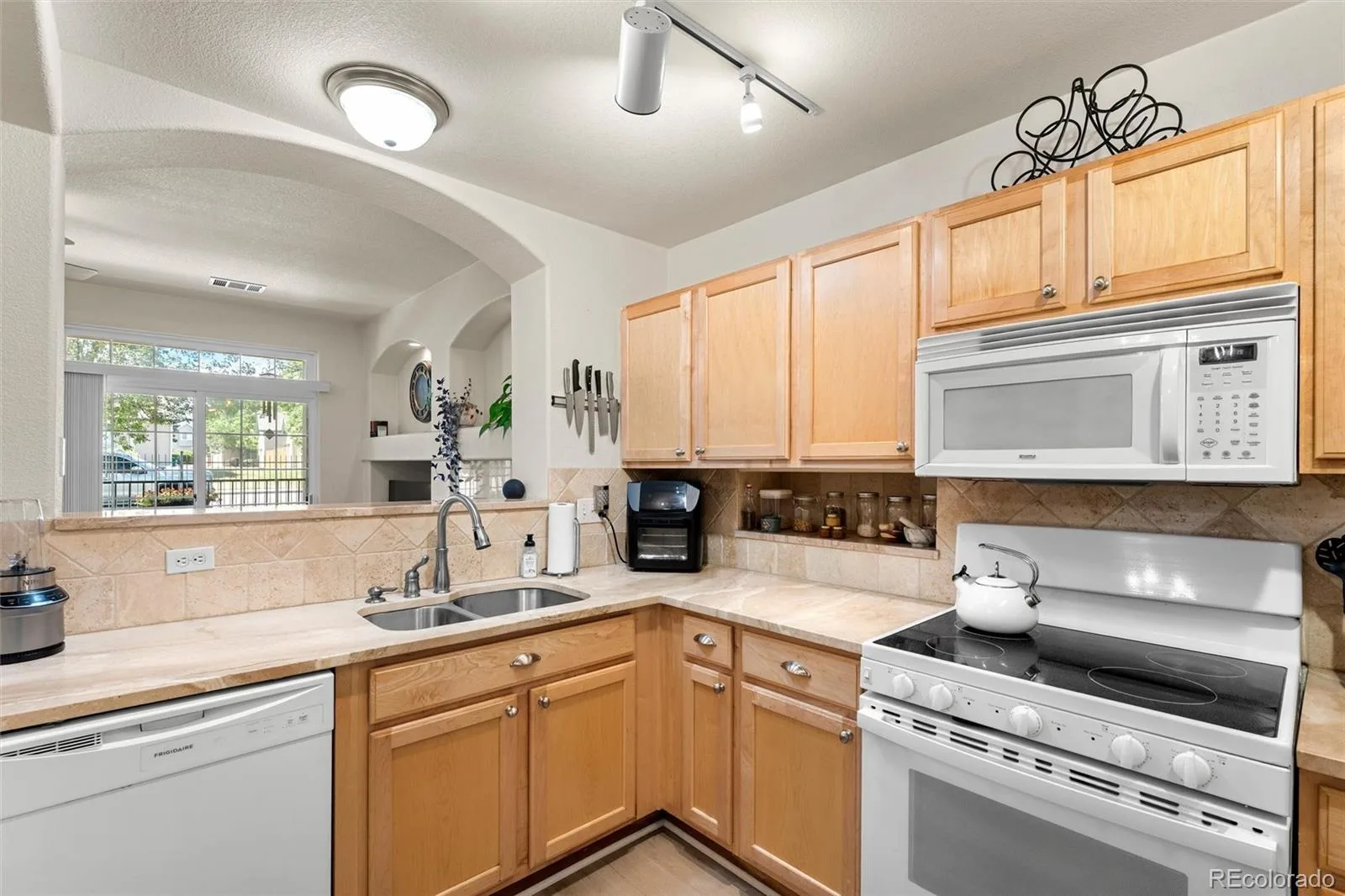 10050 E Gunnison Place #808 Aurora CO 80247 MLS #REC6074676 07162026144057 1600 6
