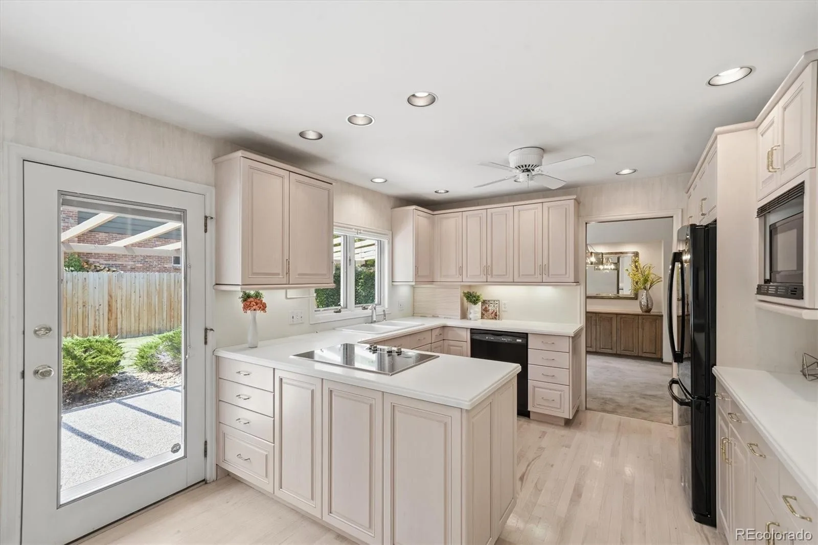 2182 W Briarwood Avenue Littleton CO 80120 MLS #REC6074860 06262026151713 1600 11