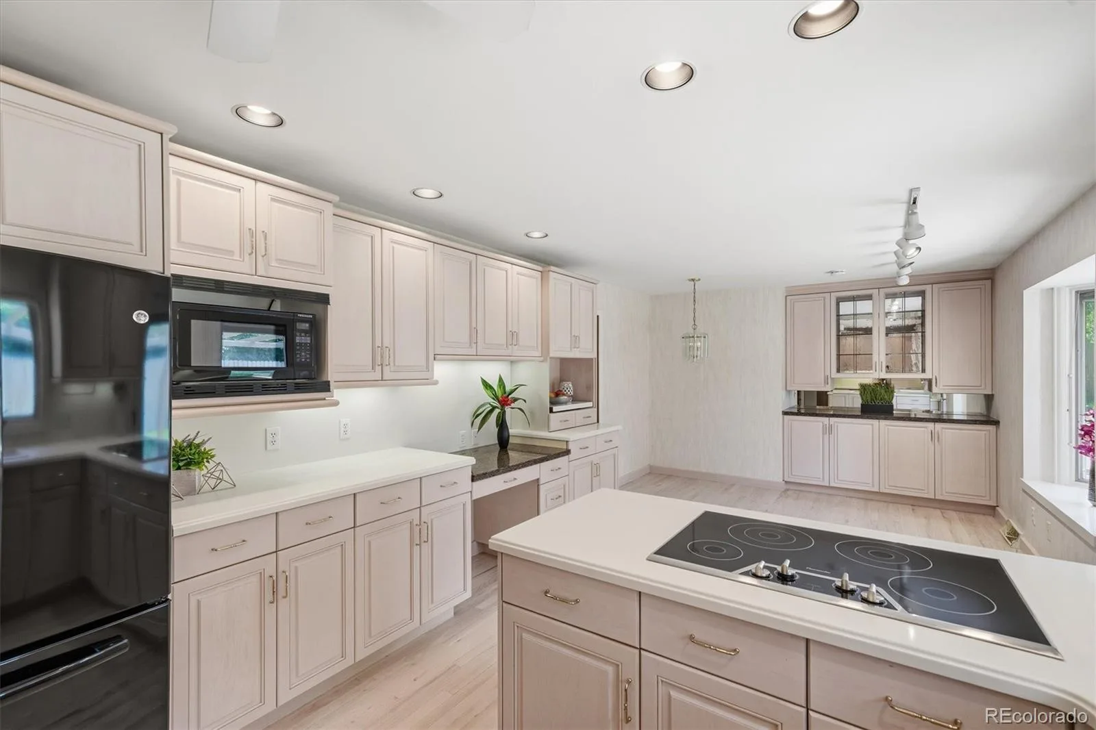 2182 W Briarwood Avenue Littleton CO 80120 MLS #REC6074860 06262026151713 1600 12