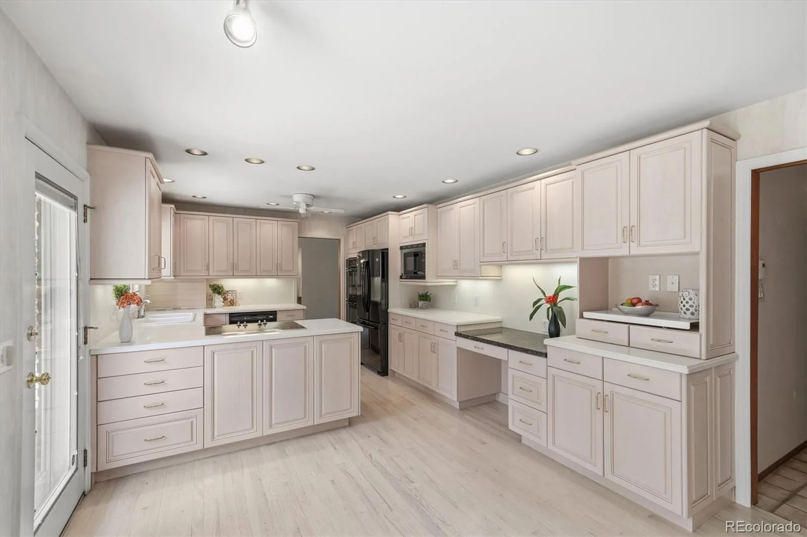 2182 W Briarwood Avenue Littleton CO 80120 MLS #REC6074860 06262026151713 1600 14