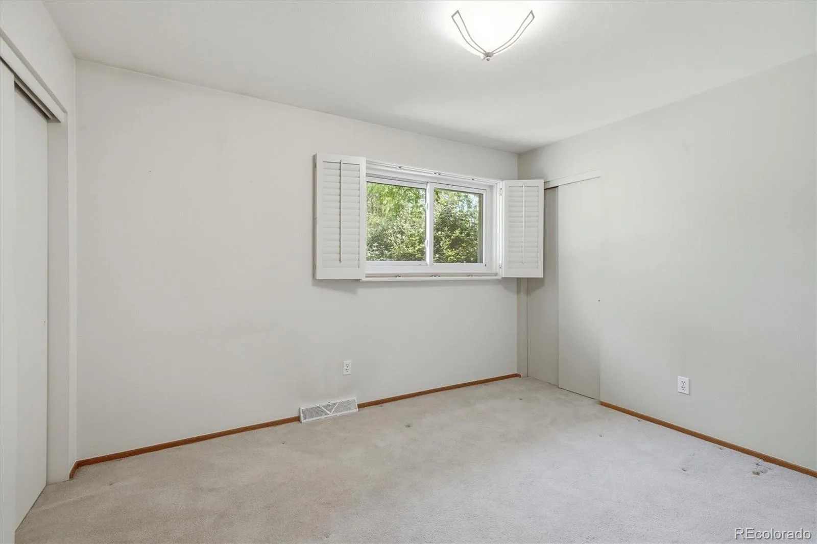 2182 W Briarwood Avenue Littleton CO 80120 MLS #REC6074860 06262026151713 1600 19