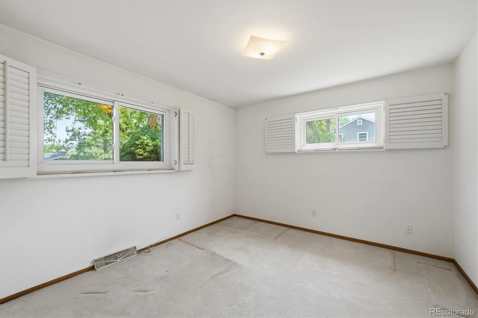2182 W Briarwood Avenue Littleton CO 80120 MLS #REC6074860 06262026151713 1600 21