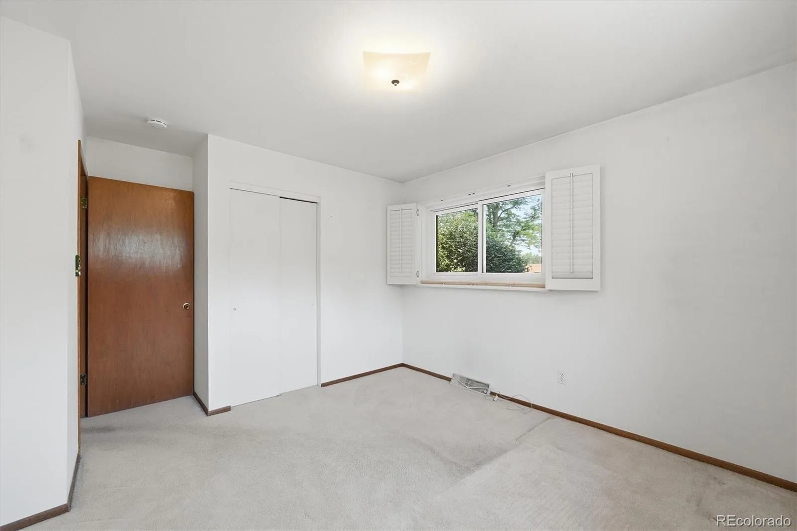 2182 W Briarwood Avenue Littleton CO 80120 MLS #REC6074860 06262026151713 1600 23