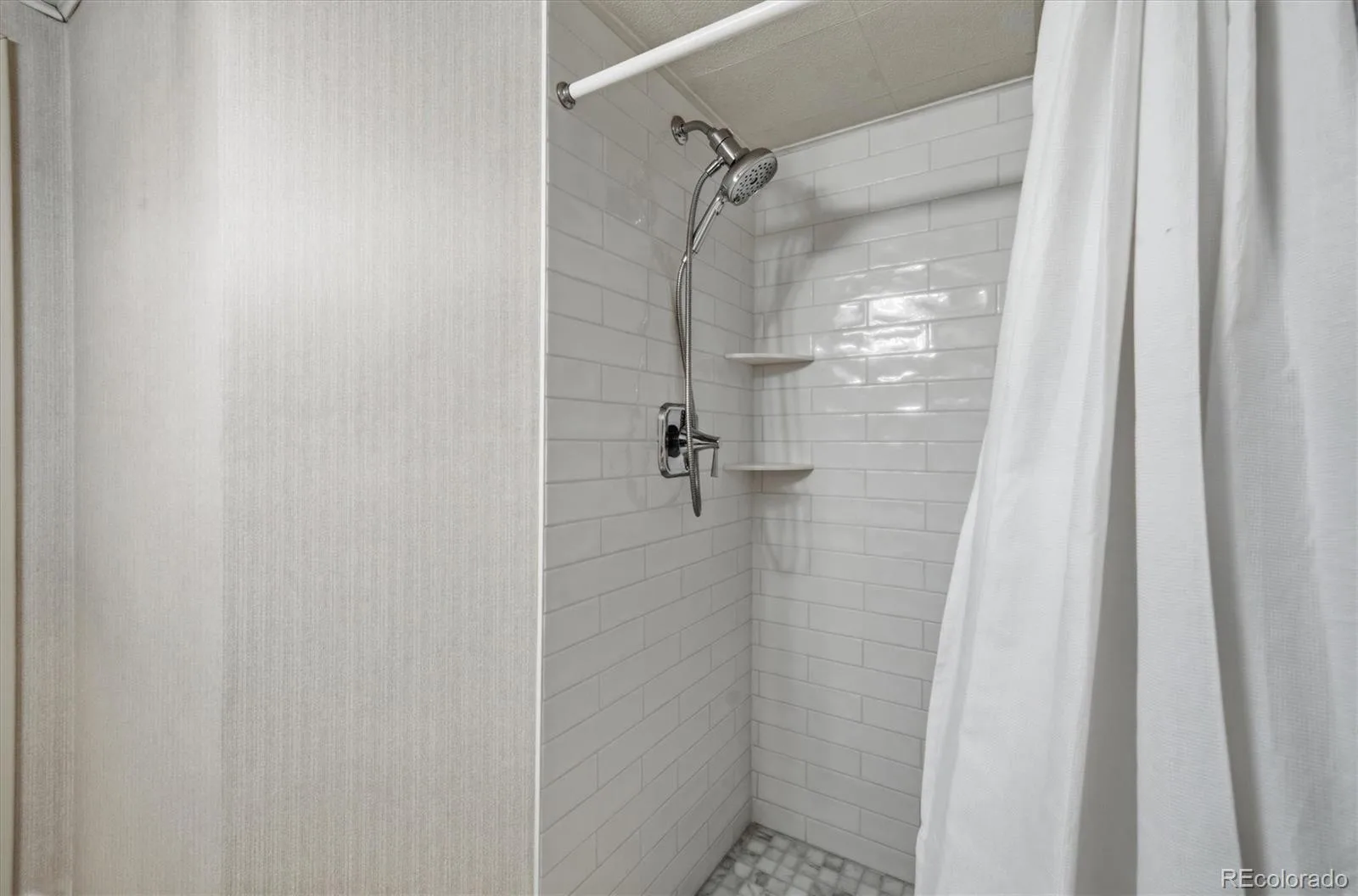 2182 W Briarwood Avenue Littleton CO 80120 MLS #REC6074860 06262026151713 1600 38