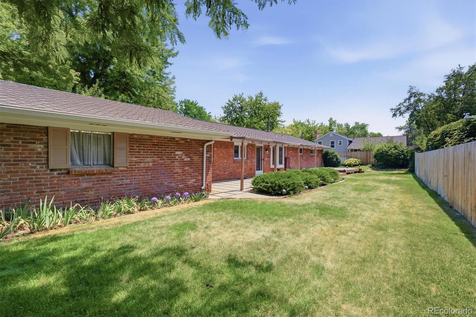 2182 W Briarwood Avenue Littleton CO 80120 MLS #REC6074860 06262026151713 1600 40