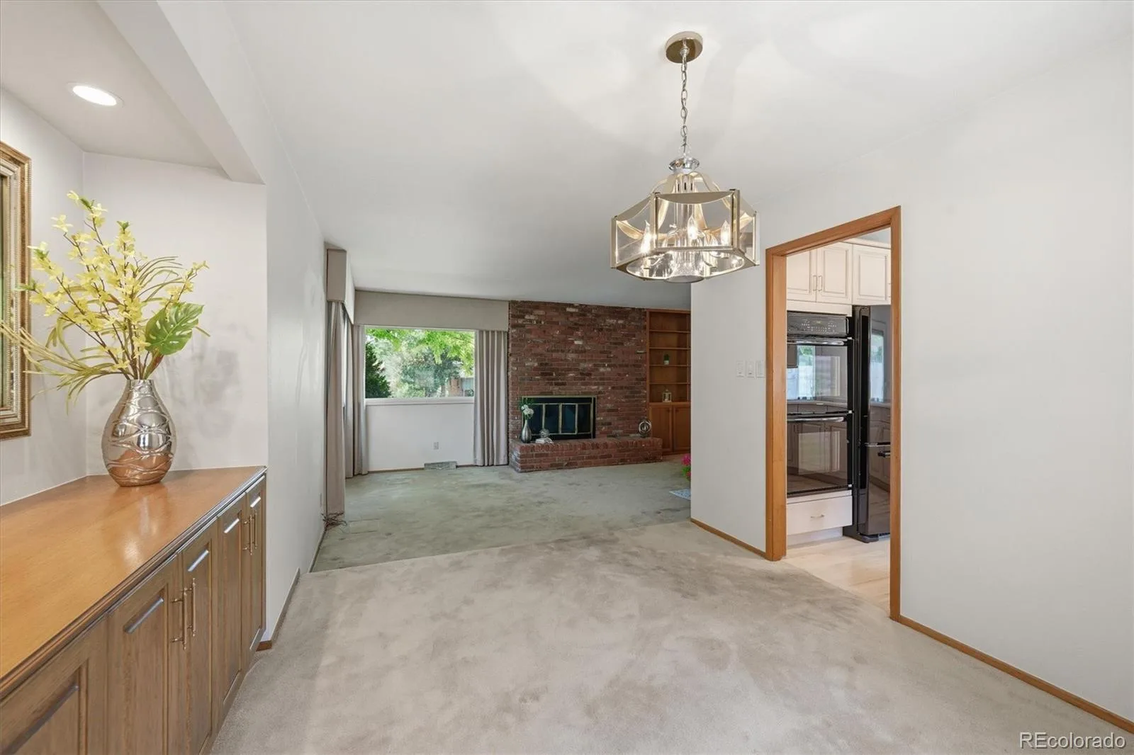 2182 W Briarwood Avenue Littleton CO 80120 MLS #REC6074860 06262026151713 1600 8