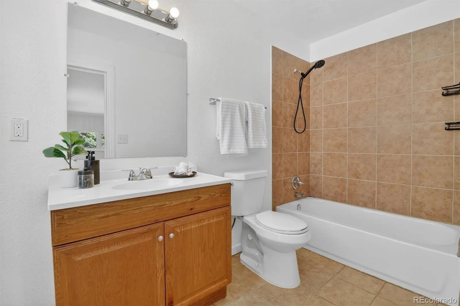 1908 Geneva Street Aurora CO 80010 MLS #REC6075167 05282026024916 1600 20