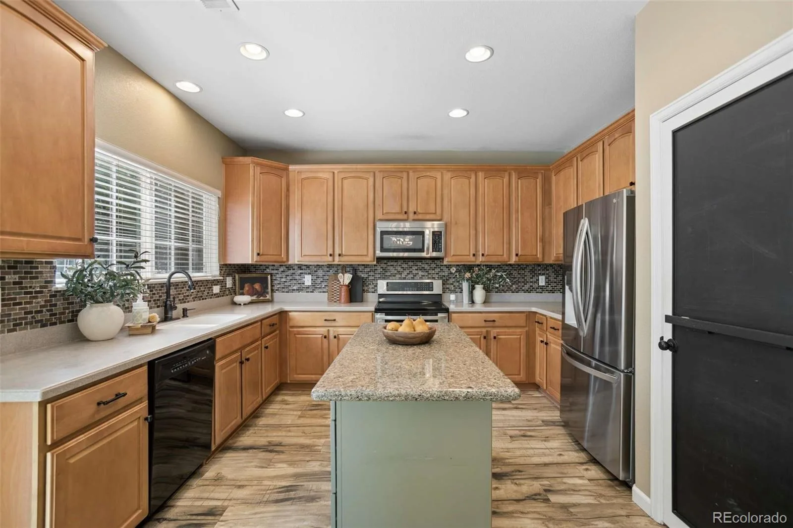 3528 Wonder Drive Castle Rock CO 80109 | MLS #REC6075787 08032026181454 1600 7