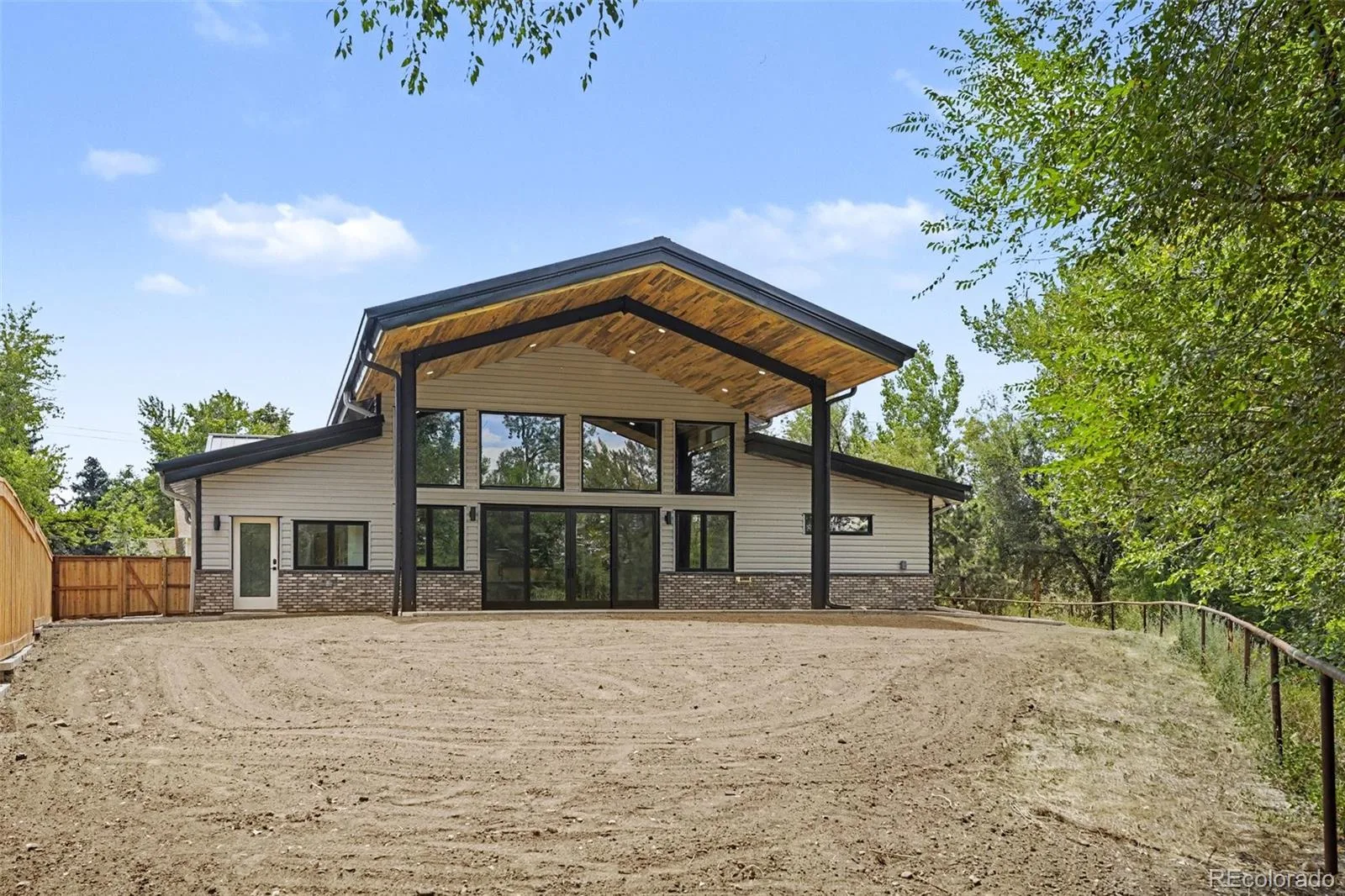 1131 Urban Street Lakewood CO 80401 | MLS #REC6076655 08262026054232 1600 30