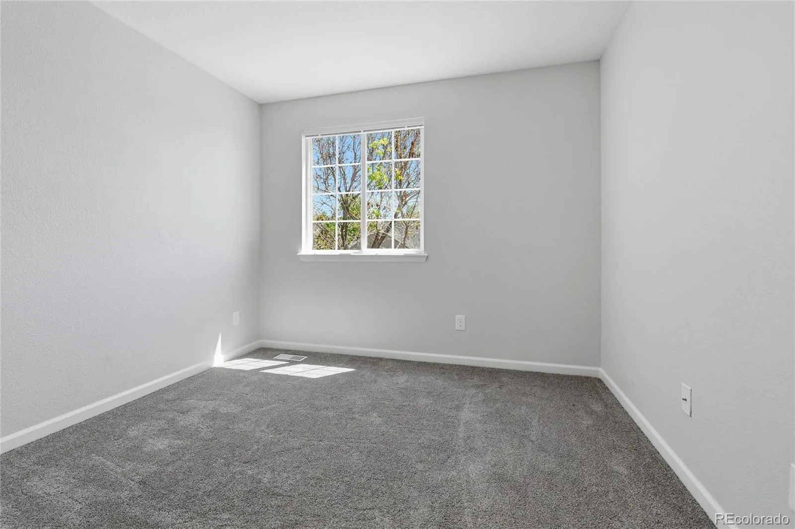 6011 S Zante Circle Aurora CO 80015 MLS #REC6079887 05182026182219 1600 20