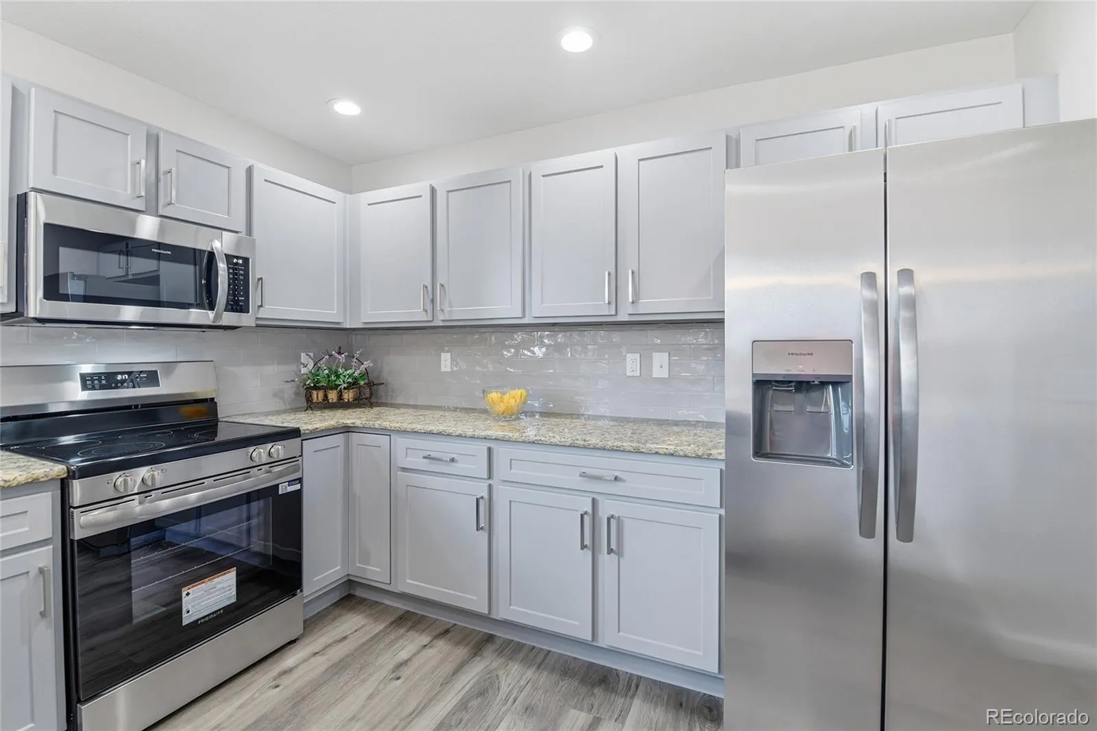 6011 S Zante Circle Aurora CO 80015 MLS #REC6079887 05182026182219 1600 8