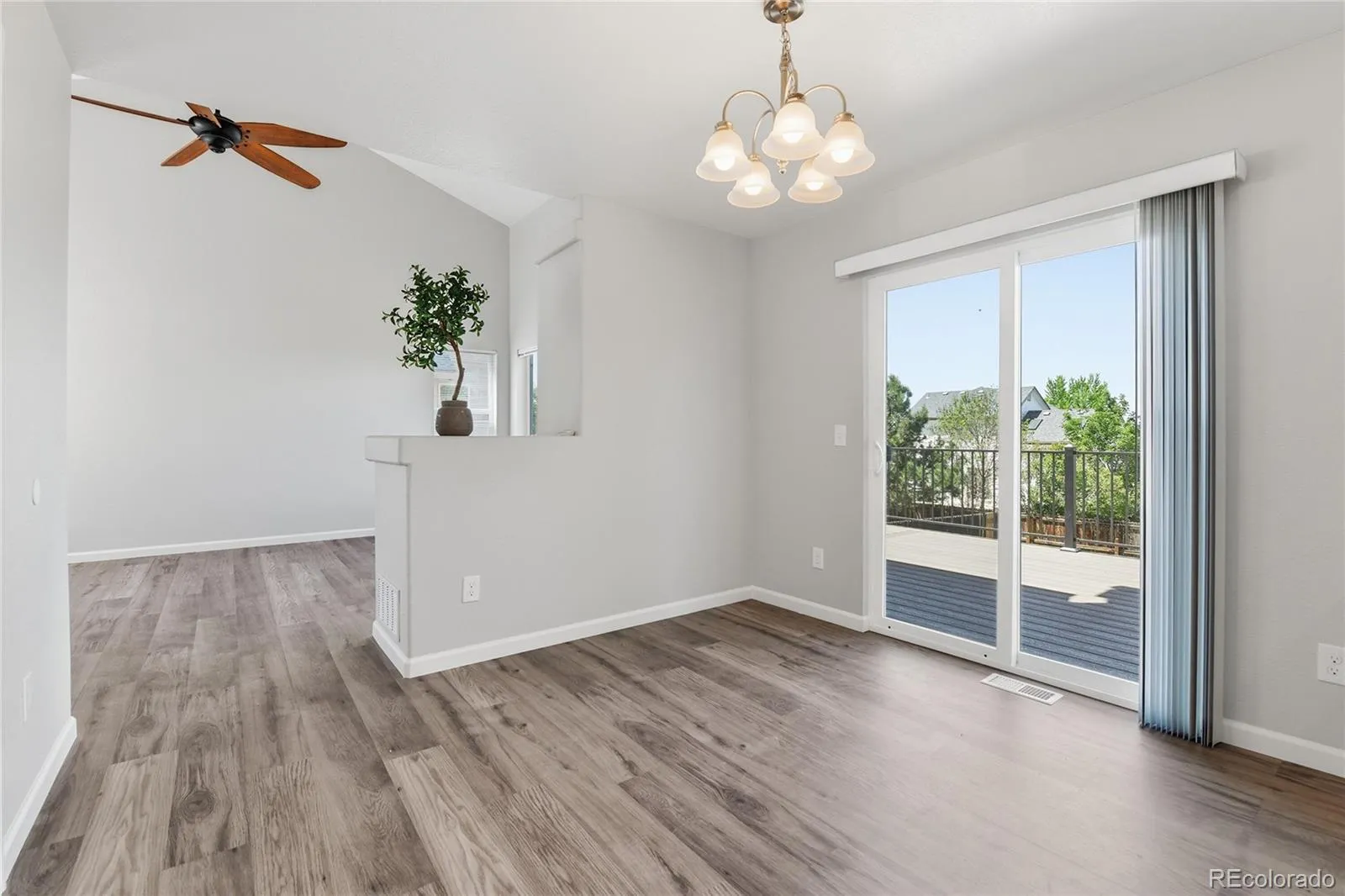 6011 S Zante Circle Aurora CO 80015 MLS #REC6079887 05182026182219 1600 9