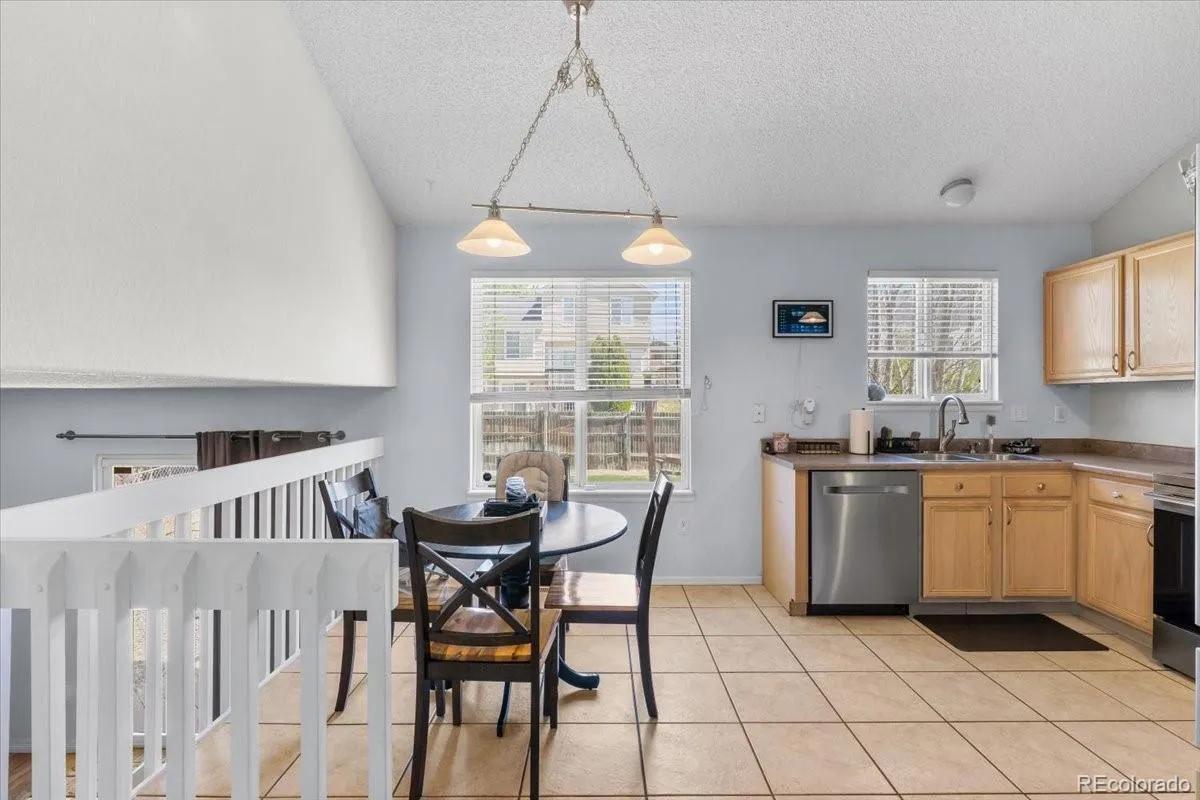 2118 S Truckee Street Aurora CO 80013 MLS #REC6082384 04172026213335 1200 6