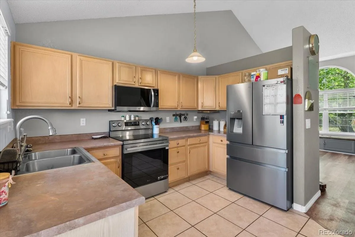 2118 S Truckee Street Aurora CO 80013 MLS #REC6082384 04172026213335 1200 9