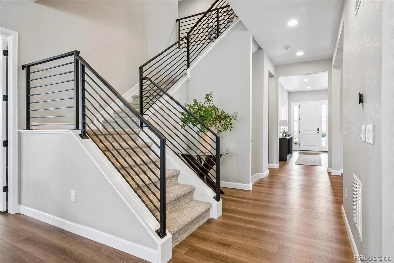 8886 River Peak Circle Littleton CO 80125 | MLS #REC6085152 08282026174632 1600 19