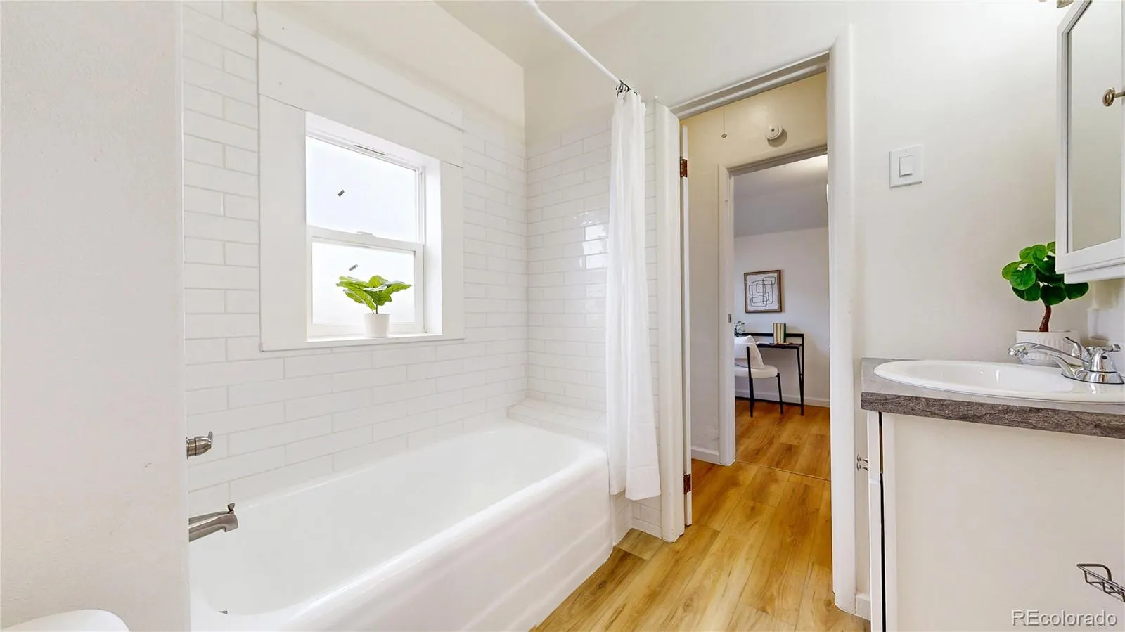 04062026053217 1600 14