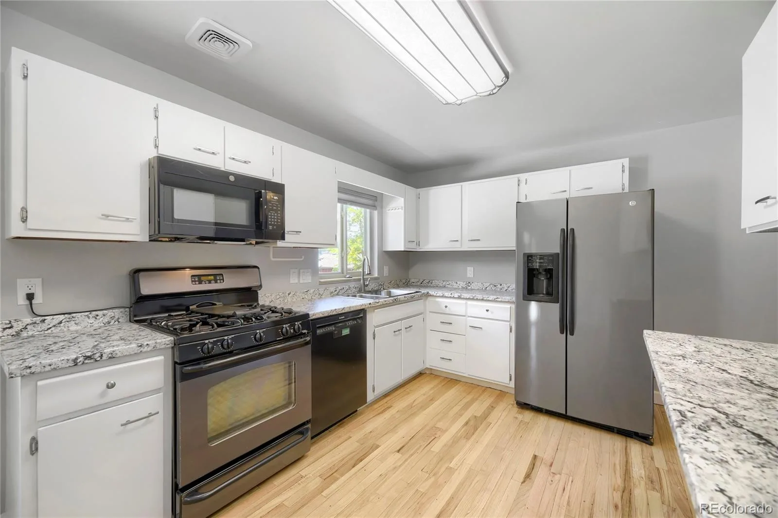 12283 W Exposition Drive Lakewood CO 80228 MLS #REC6088070 06192026035643 1600 8