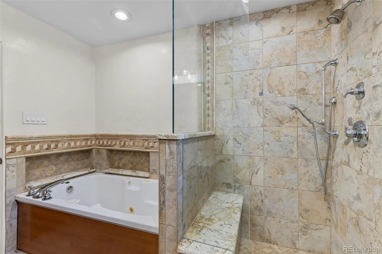 6650 S Billings Way Centennial CO 80111 | MLS #REC6092032 07232026043418 1600 32