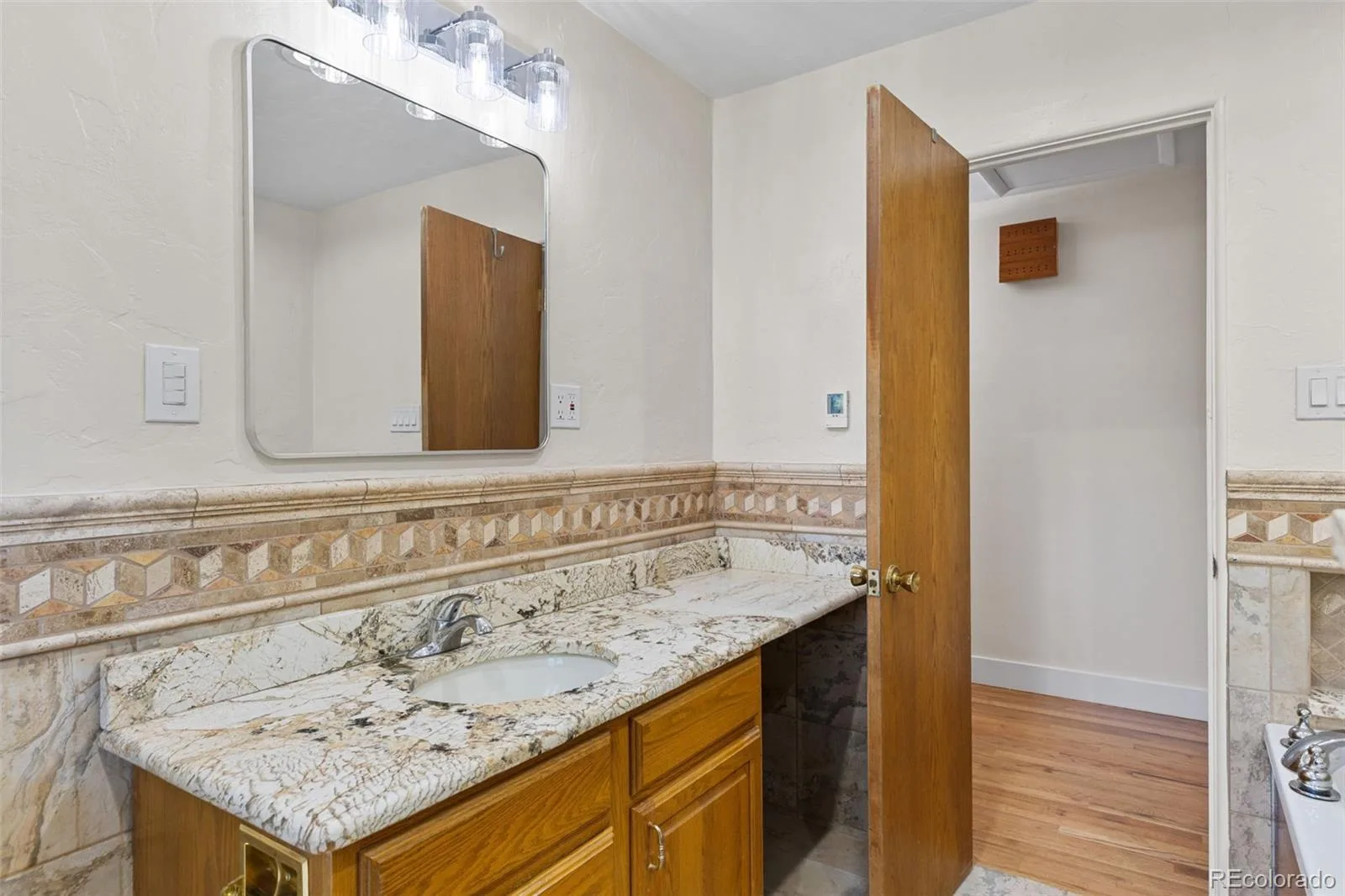 6650 S Billings Way Centennial CO 80111 | MLS #REC6092032 07232026043418 1600 33