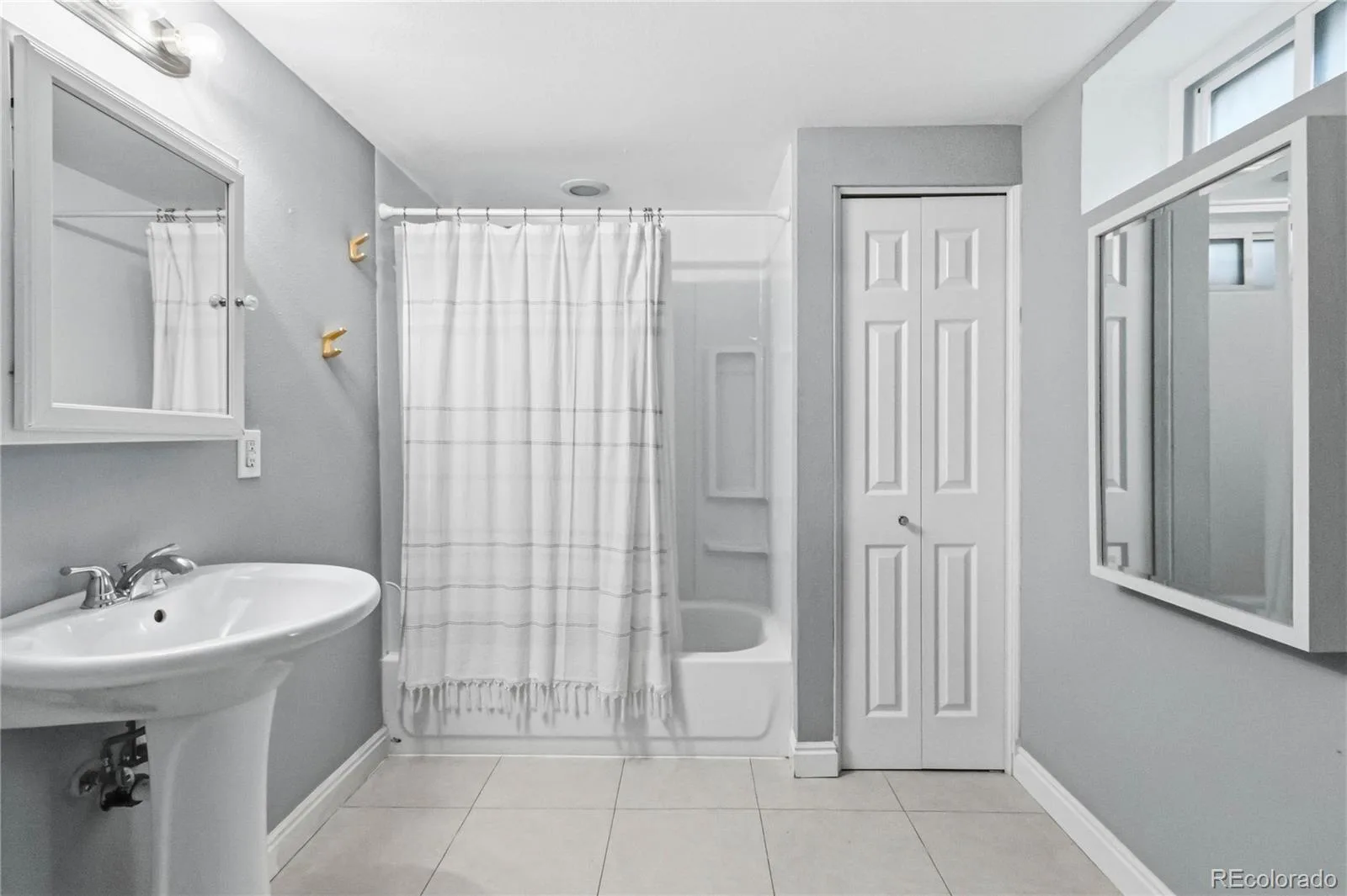 3511 Newport Street Denver CO 80207 | MLS #REC6093202 07162026181545 1600 21