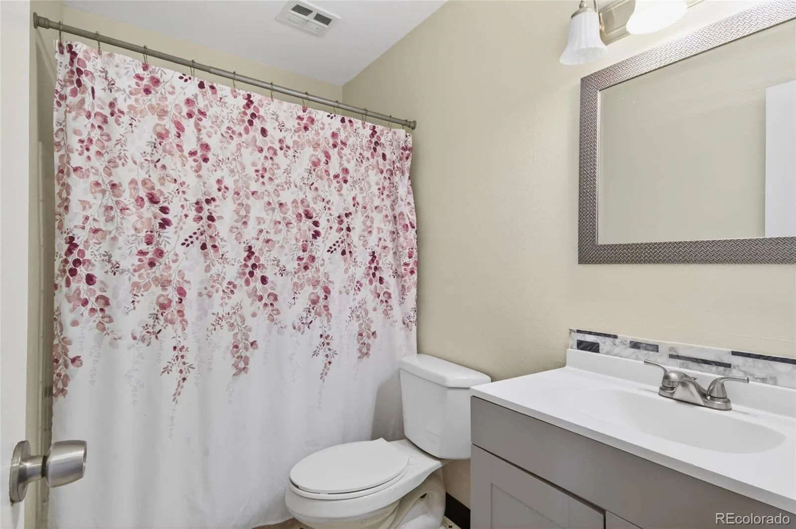 9138 E Mansfield Avenue #438 Denver CO 80237 | MLS #REC6094147 06222026045221 1600 19
