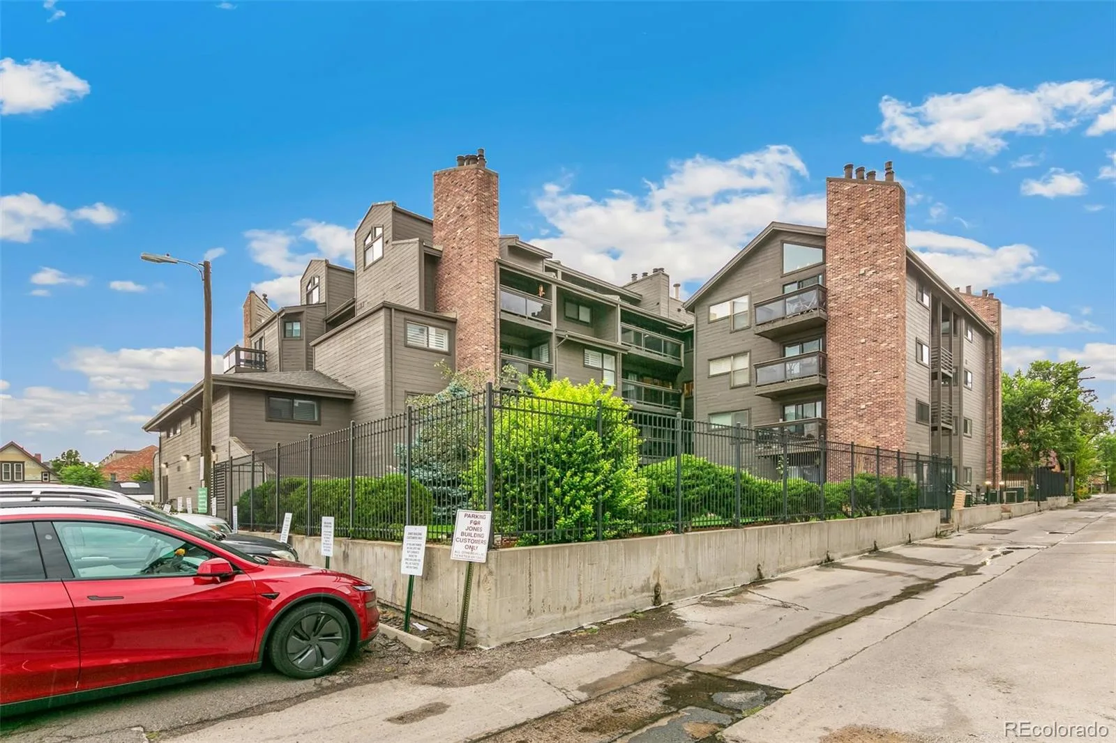 350 Detroit Street #403 Denver CO 80206 | MLS #REC6095118 08052026180034 1600 39