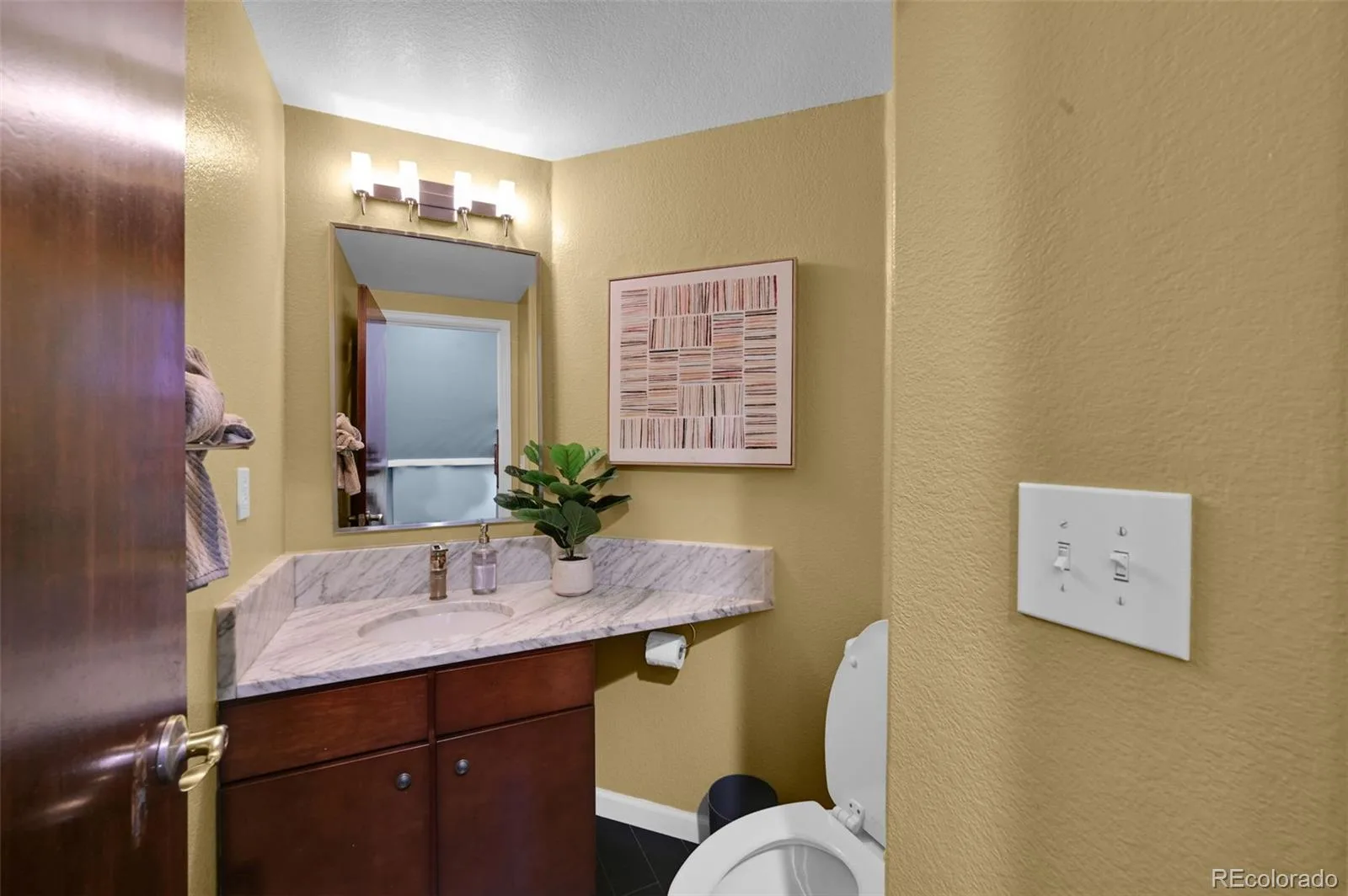5440 S Vivian Street Littleton CO 80127 | MLS #REC6097929 06302026184127 1600 18