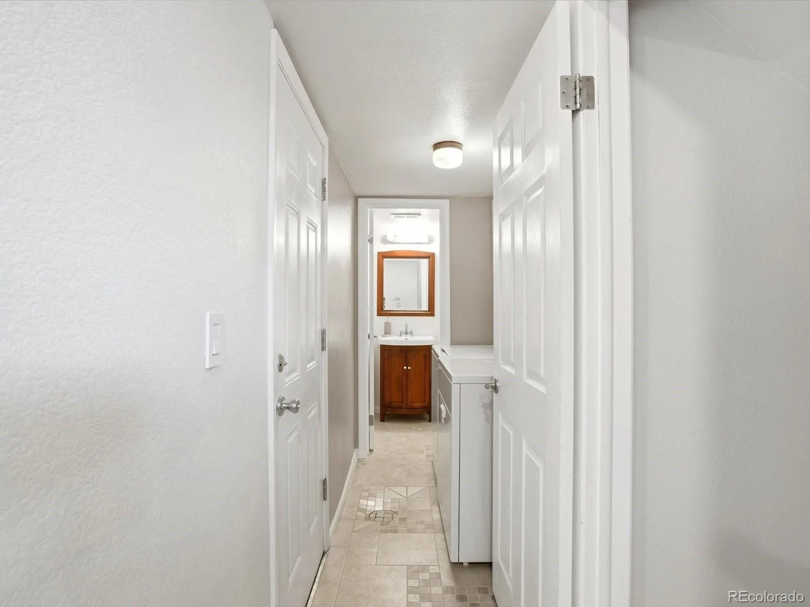8923 W Warren Drive Lakewood CO 80227 MLS #REC6102399 06092026020104 1600 34