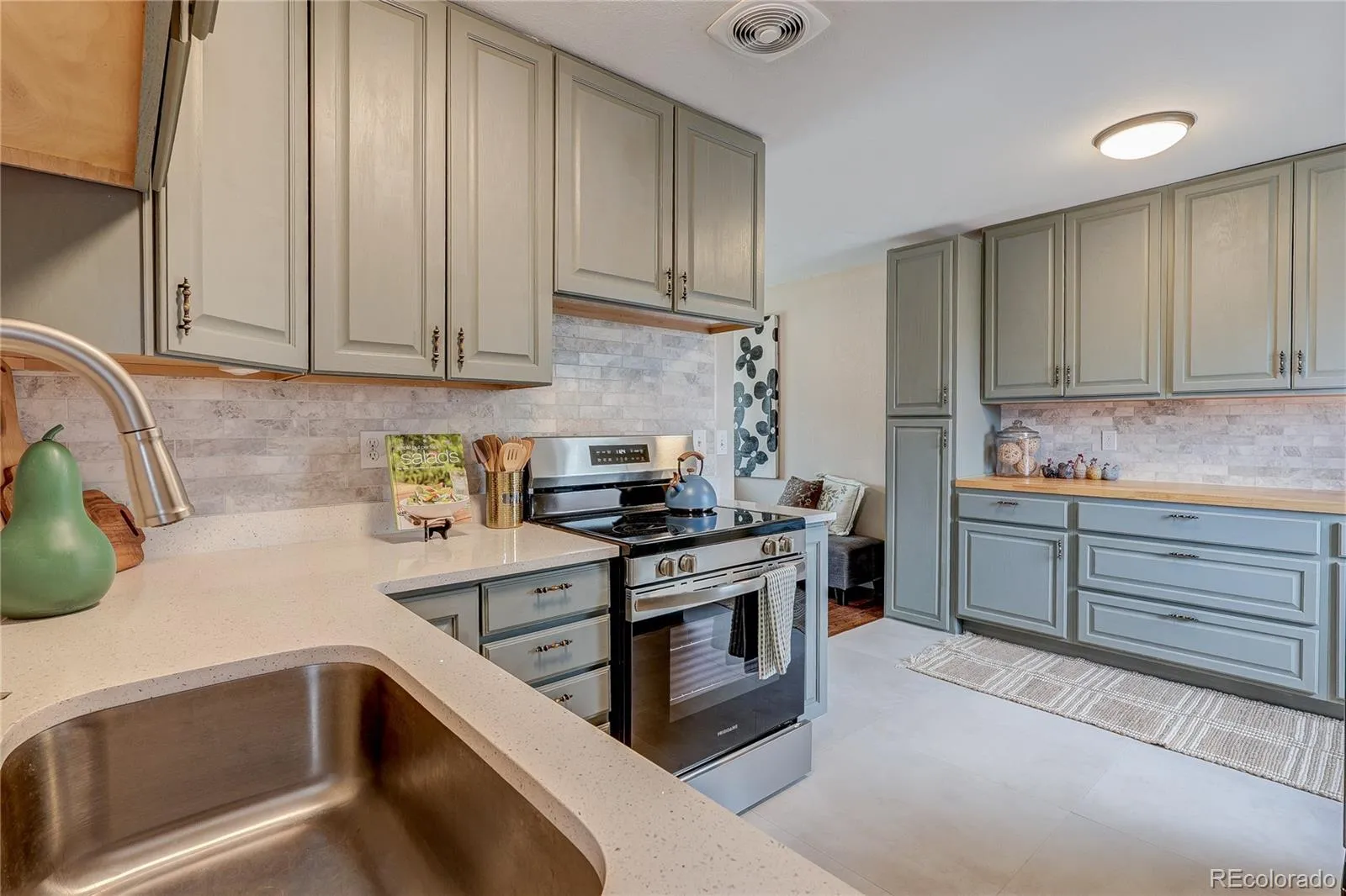 04042026215201 1600 12