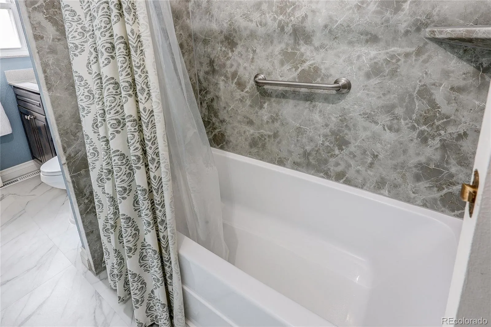 04042026215201 1600 14