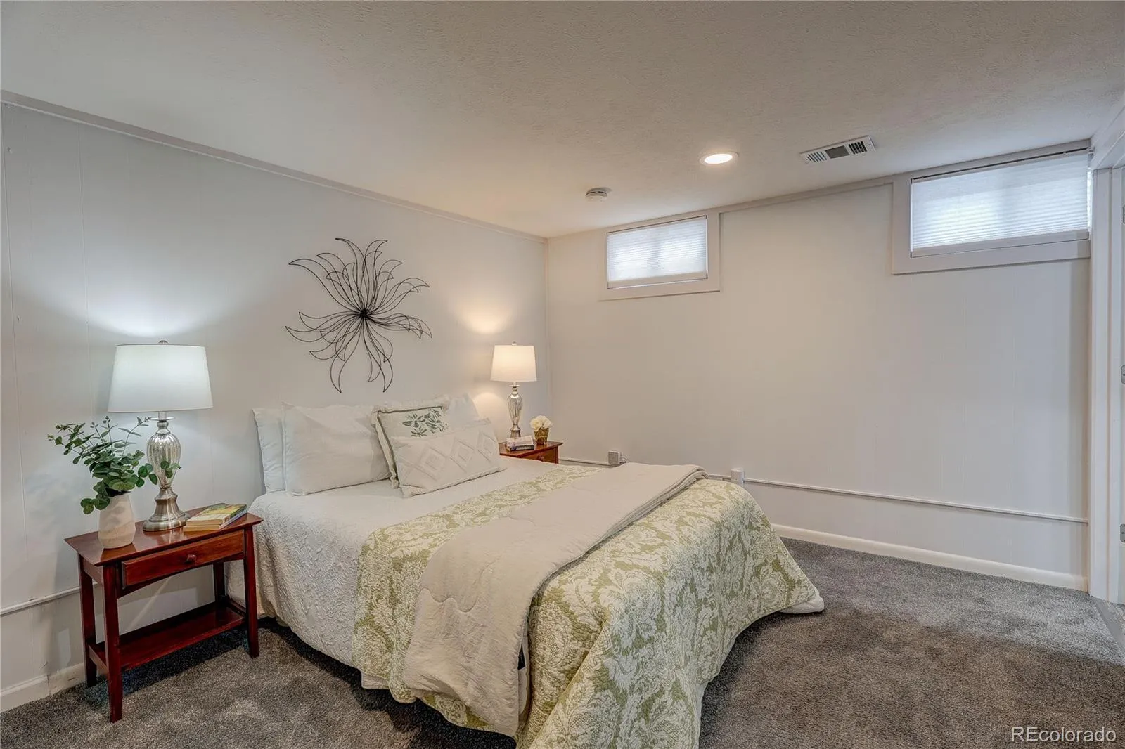 04042026215201 1600 20