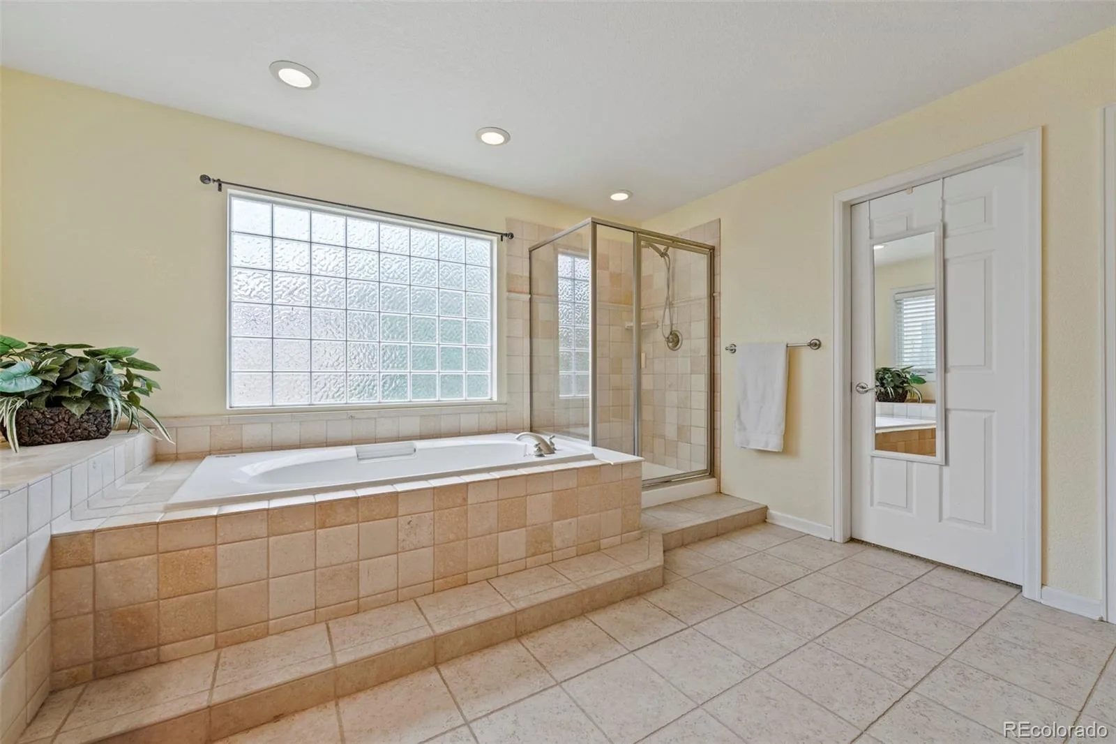 6175 S Fundy Court Aurora CO 80016 | MLS #REC6104013 10012026212842 1600 28