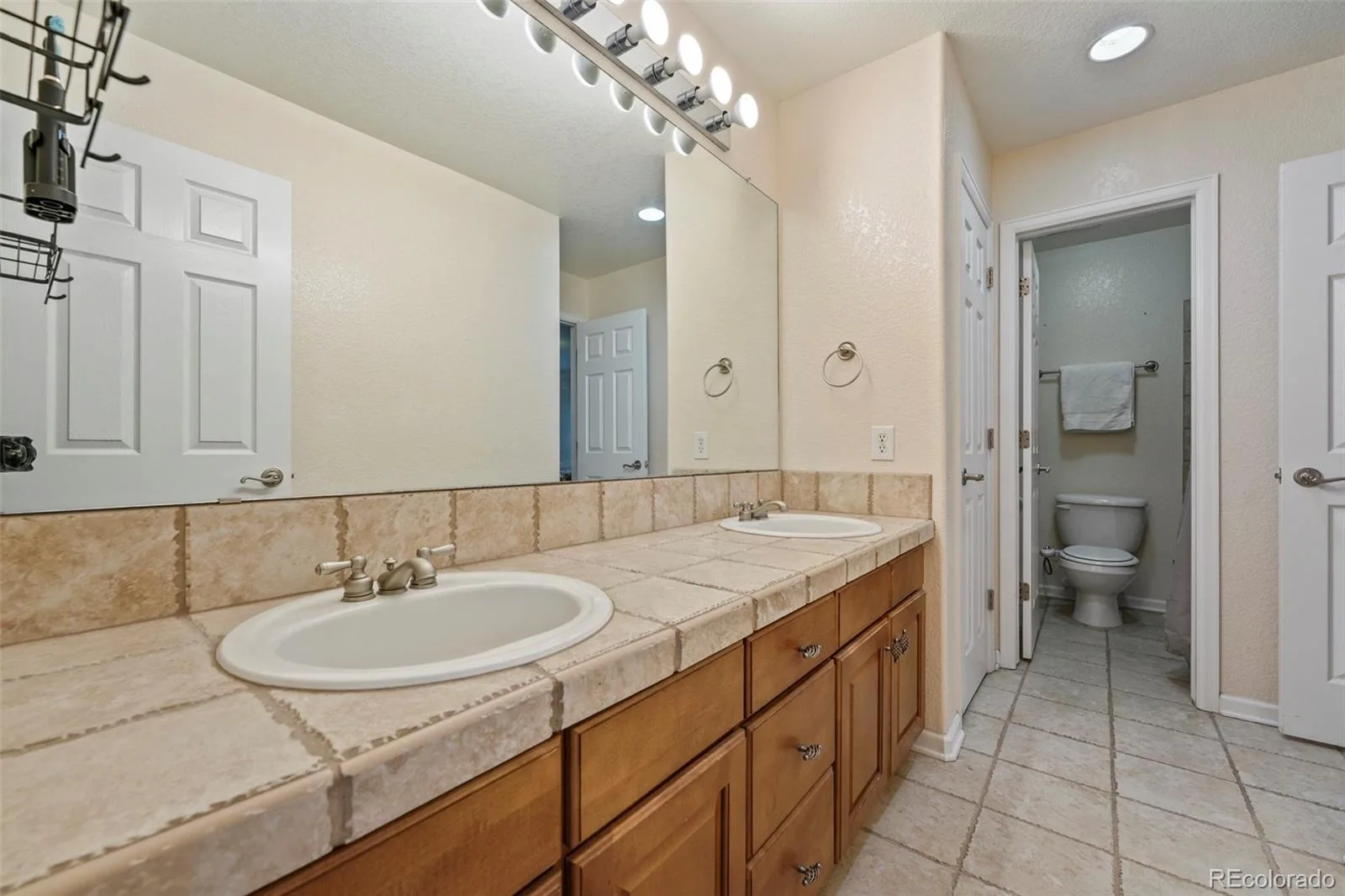 6175 S Fundy Court Aurora CO 80016 | MLS #REC6104013 10012026212842 1600 31