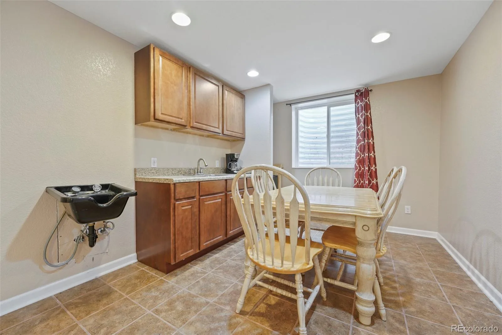 6175 S Fundy Court Aurora CO 80016 | MLS #REC6104013 10012026212842 1600 39