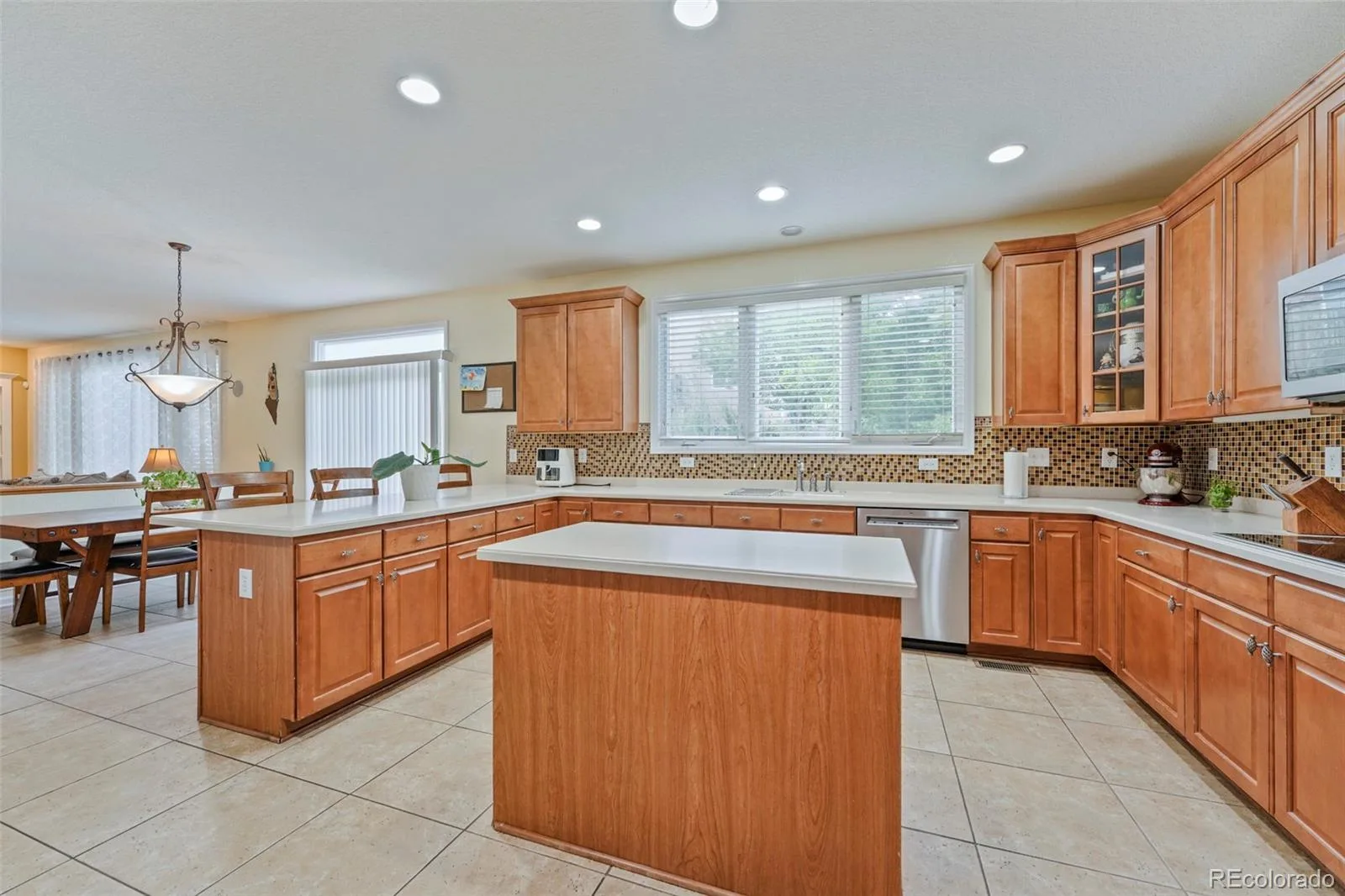 6175 S Fundy Court Aurora CO 80016 | MLS #REC6104013 10012026212842 1600 7