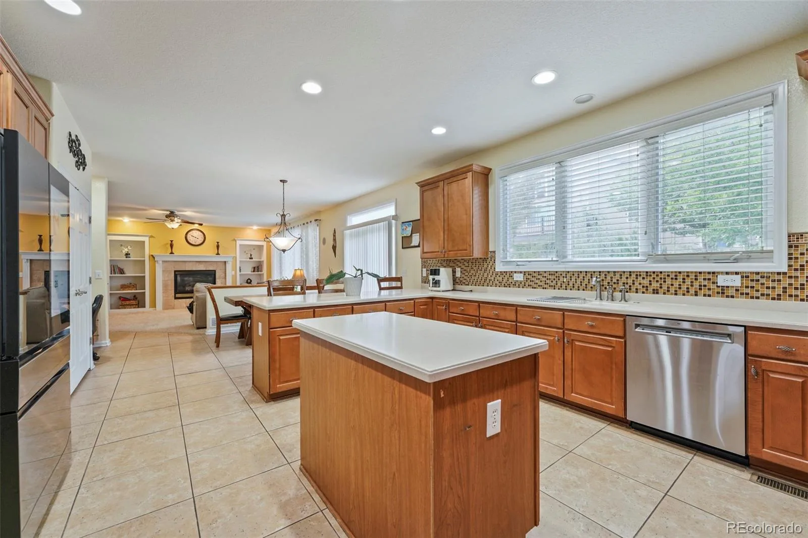 6175 S Fundy Court Aurora CO 80016 | MLS #REC6104013 10012026212842 1600 8