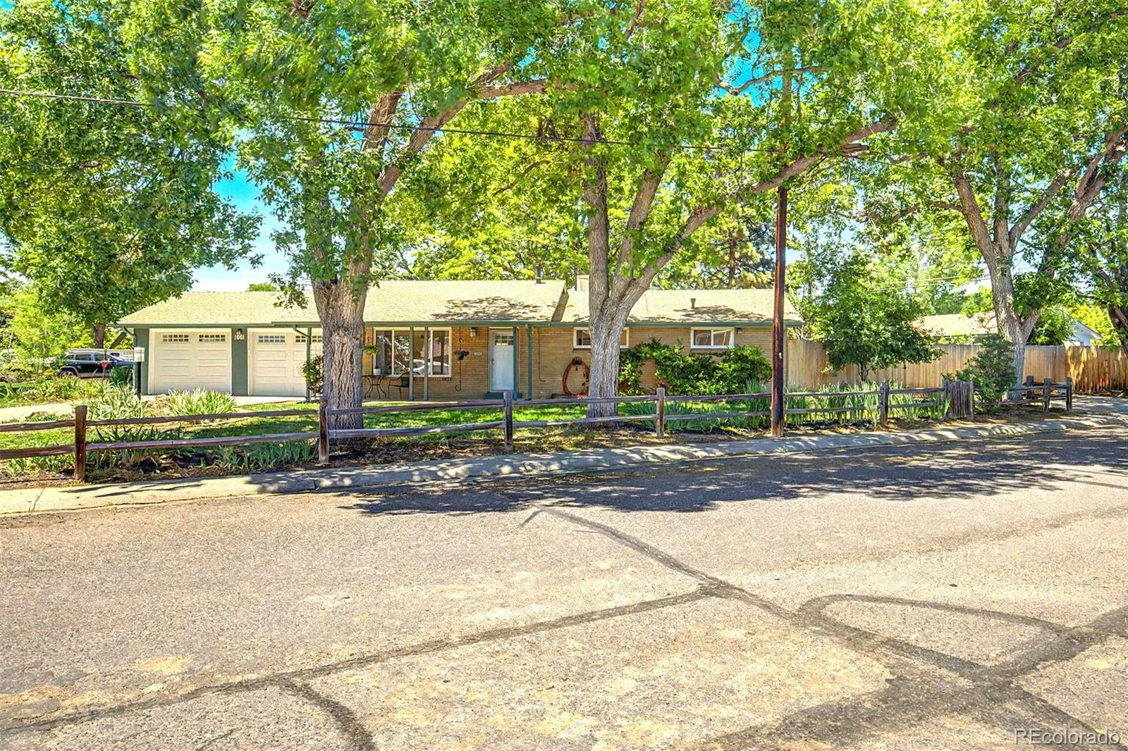 1661 Allison Street Lakewood CO 80214 MLS #REC6105267 06162026141829 1600 32