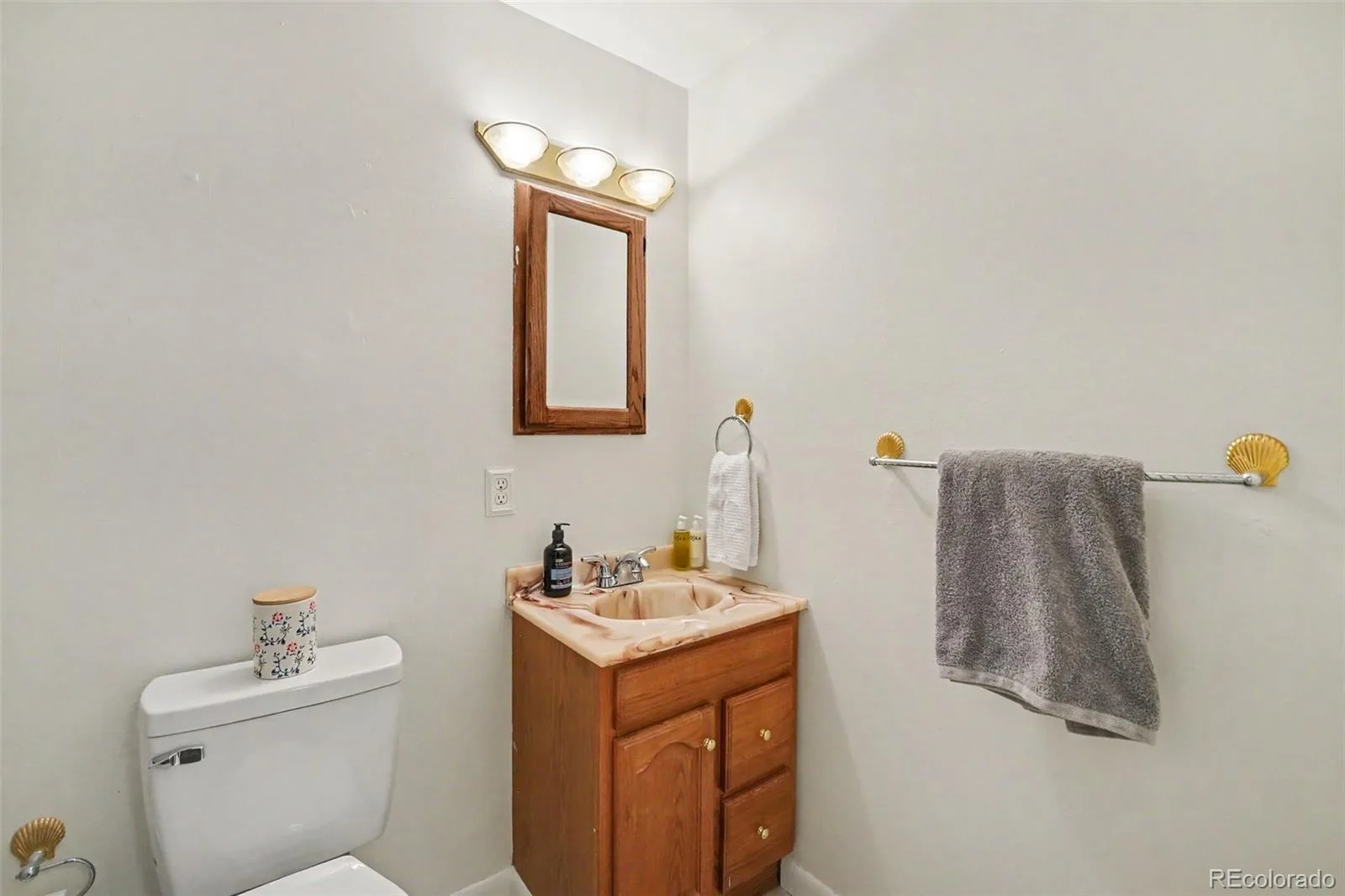6844 Balsam Street Arvada CO 80004 MLS #REC6106972 06122026173416 1600 19