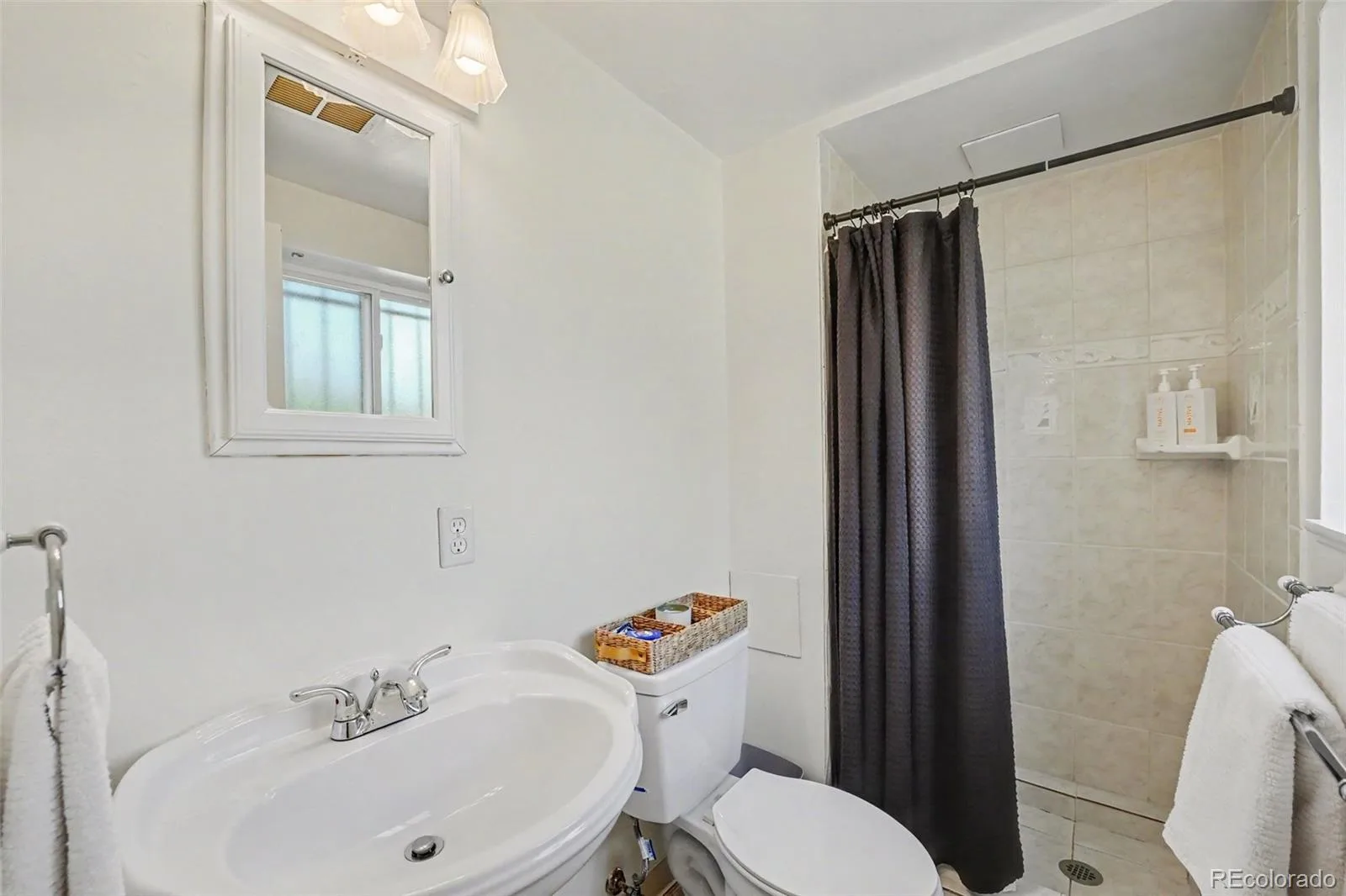 6844 Balsam Street Arvada CO 80004 MLS #REC6106972 06122026173416 1600 24